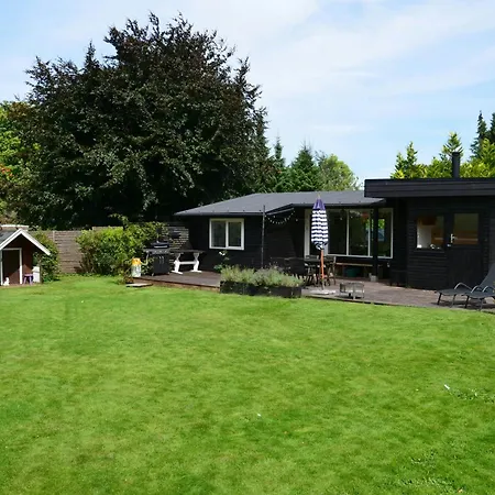 Casa vacanze With Large Garden Near Jaegerspris Kyndby